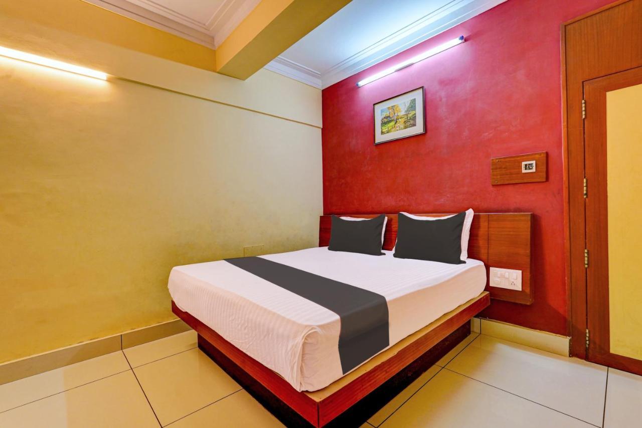 Oyo Flagship Hotel Kvc Holiday Inn Mysore Exterior foto